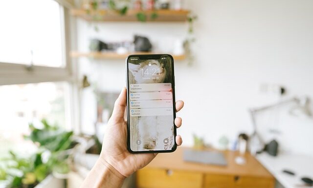 Jak ręcznie zainstalować aktualizację Windows 10?