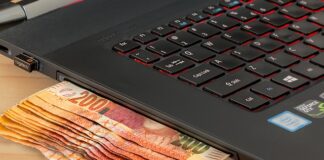 Kto korzysta z bankowości elektronicznej?