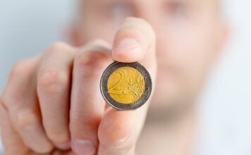 Jak wymienić złotówki na euro?